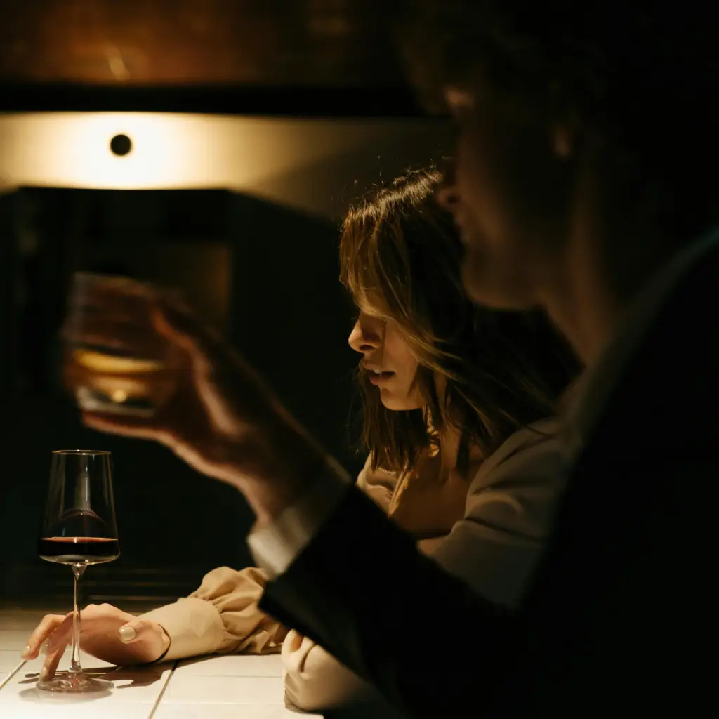 La diferencia de calidad de usuarios entre una app totalmente gratuita (llena de bots) y una app freemium (con usuarios verificados).